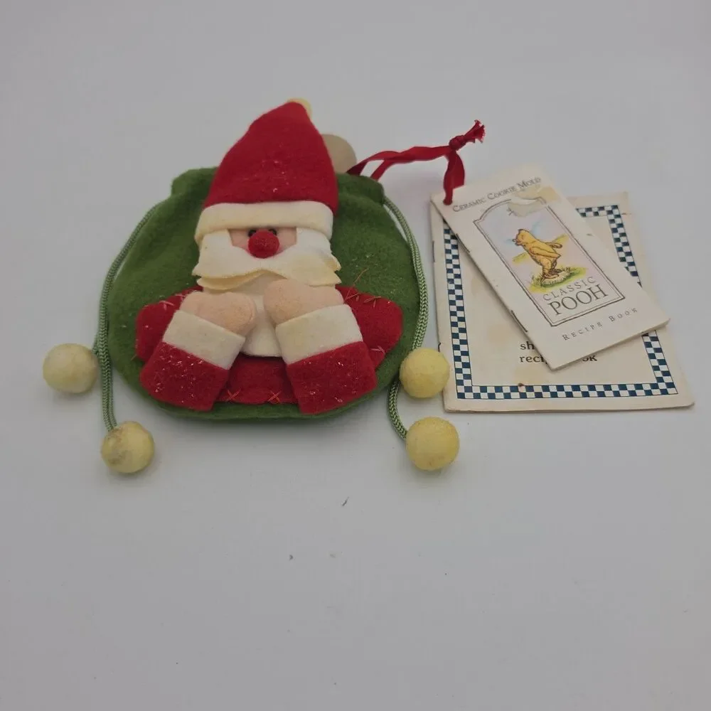 Classic Pooh Tigger Ceramic Cookie Mold Gift Set Recipe Book Pouch Disney Winnie